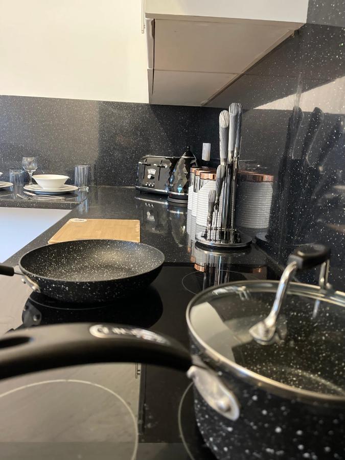 Yo Room! Apartments- Next To City Centre Apartment - With Free Parking 레스터 외부 사진
